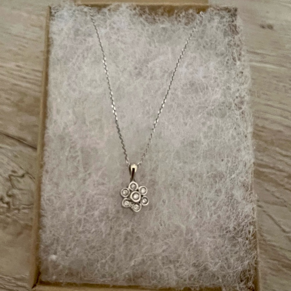 Flower pendant- diamond and 14k white gold